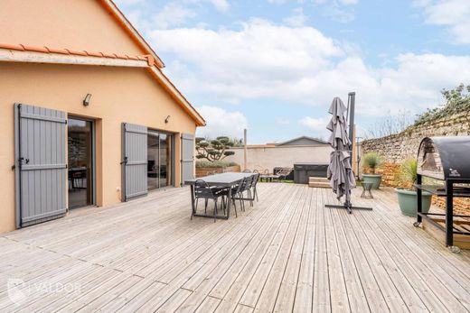 Morancé, Rhôneの高級住宅