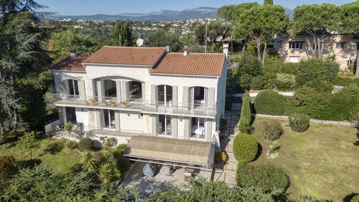 빌라 / La Roquette-sur-Siagne, Alpes-Maritimes