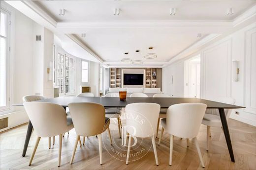 ‏דירה ב  Paris 08 Élysée, Paris