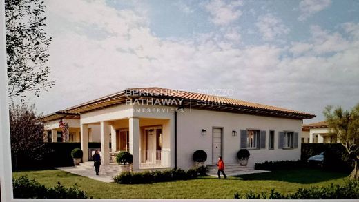 Villa à Pietrasanta, Lucques