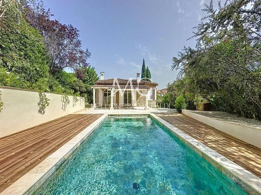 Le Cannet, Alpes-Maritimesのヴィラ