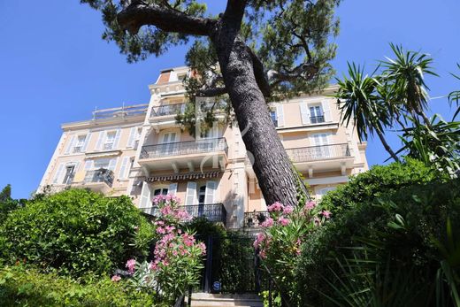 Apartment / Etagenwohnung in Cannes, Alpes-Maritimes