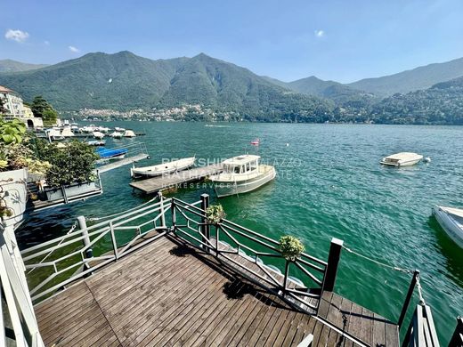 Villa a Carate Urio, Como