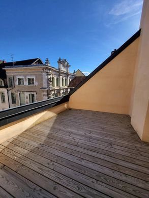 Apartment / Etagenwohnung in Beaune, Cote d'Or