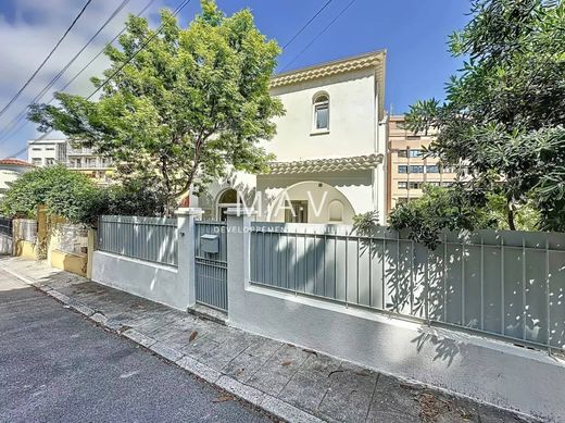 Luxus-Haus in Nizza, Alpes-Maritimes