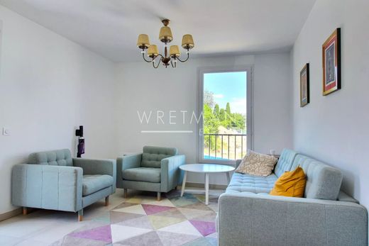 Apartment / Etagenwohnung in La Roquette-sur-Siagne, Alpes-Maritimes