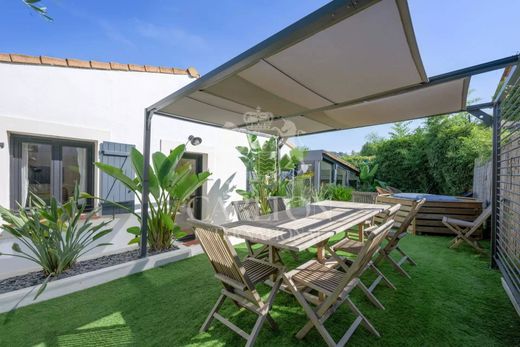 Villa in Mougins, Alpes-Maritimes