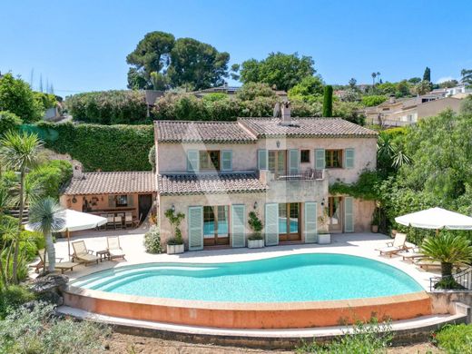 Golfe-Juan, Alpes-Maritimesのヴィラ