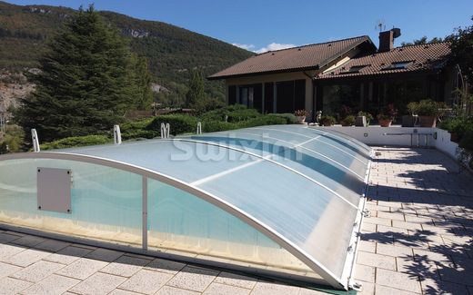 Maison de luxe à Brison-Saint-Innocent, Savoie