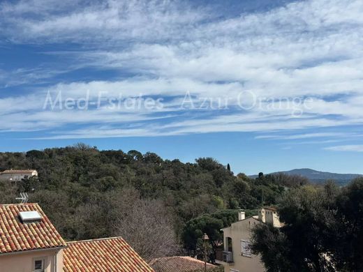 Apartament w Grimaud, Var