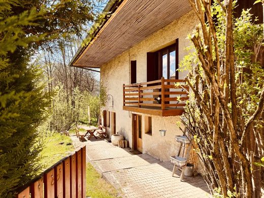 Casa de lujo en La Motte-en-Bauges, Saboya