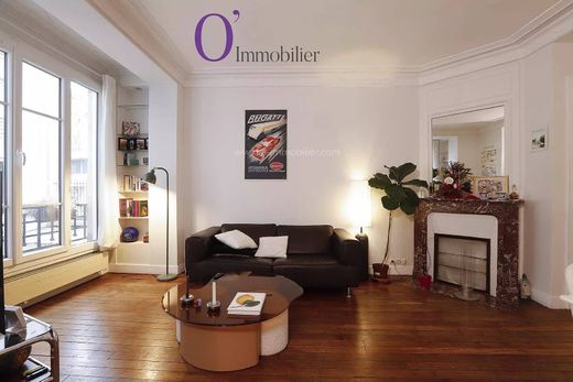Apartment / Etagenwohnung in Buttes-Chaumont, Villette, Bas Belleville, Paris