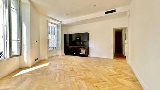 Apartment / Etagenwohnung in Nizza, Alpes-Maritimes