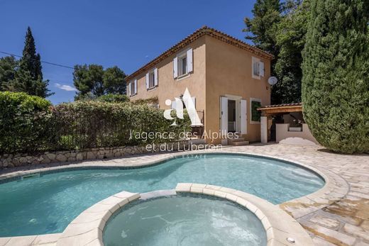 Maison de luxe à Mouriès, Bouches-du-Rhône
