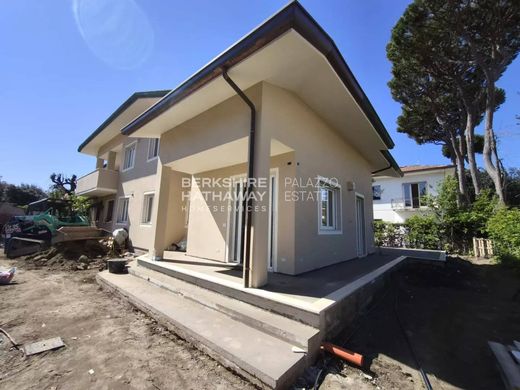 Casa Unifamiliare a Pietrasanta, Lucca