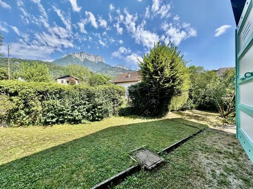 Maison de luxe à Menthon-Saint-Bernard, Haute-Savoie