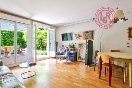 Apartment in Canal Saint Martin, Château d’Eau, Porte Saint-Denis, Paris
