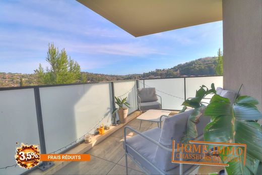 Apartment in Mougins, Alpes-Maritimes