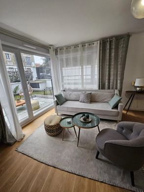 Apartment / Etagenwohnung in Ville-d'Avray, Hauts-de-Seine