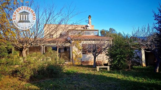 Βίλα σε La Fare-les-Oliviers, Bouches-du-Rhône