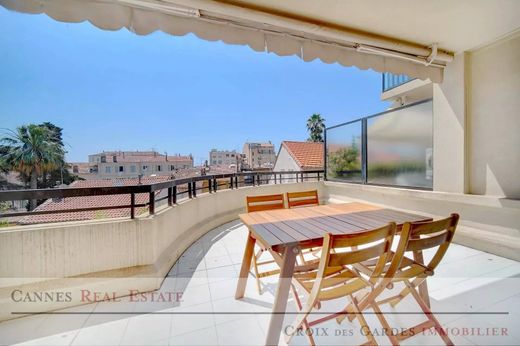 Apartment / Etagenwohnung in Cannes, Alpes-Maritimes