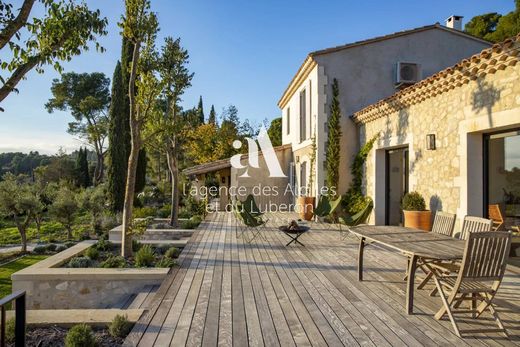Rural or Farmhouse in Maussane-les-Alpilles, Bouches-du-Rhône
