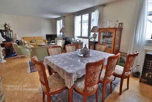 Apartment in Saint-Germain-en-Laye, Yvelines