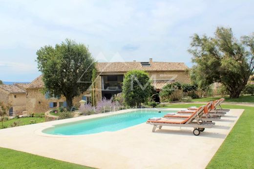 Luxury home in Gordes, Vaucluse