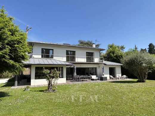 Πολυτελή κατοικία σε La Celle-Saint-Cloud, Yvelines