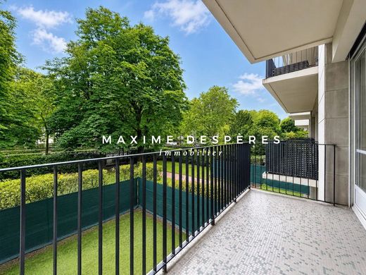 Apartment in Neuilly-sur-Seine, Hauts-de-Seine