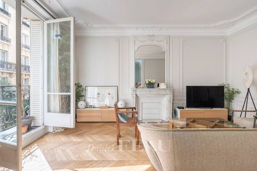 Apartment / Etagenwohnung in Tour Eiffel, Invalides – Ecole Militaire, Saint-Thomas d’Aquin, Paris