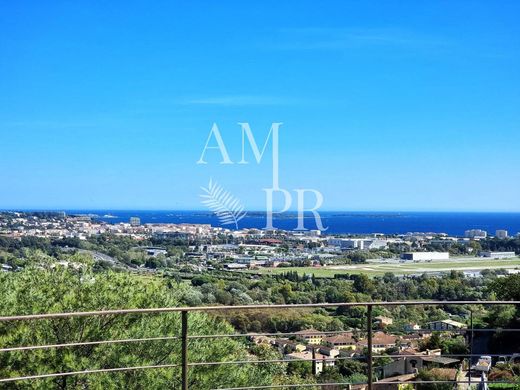 Mandelieu-la-Napoule, Alpes-Maritimesのヴィラ