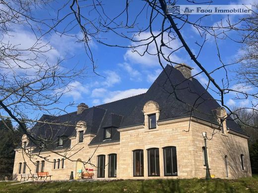 Palais à Briec, Finistère
