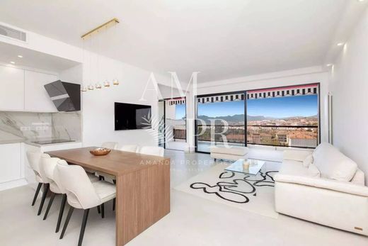 Apartment / Etagenwohnung in Cannes, Alpes-Maritimes