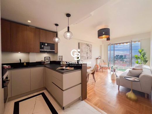 Apartment / Etagenwohnung in Nizza, Alpes-Maritimes