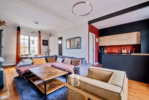 Casa di lusso a Le Bouscat, Gironda