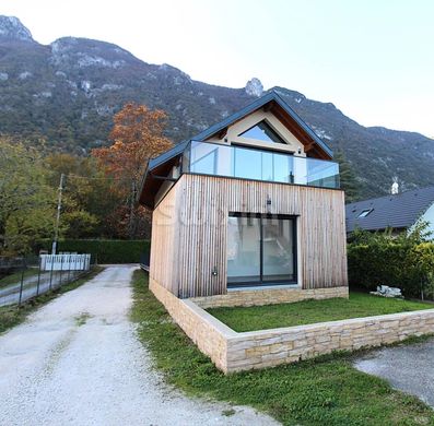 Luxury home in Bourdeau, Savoy