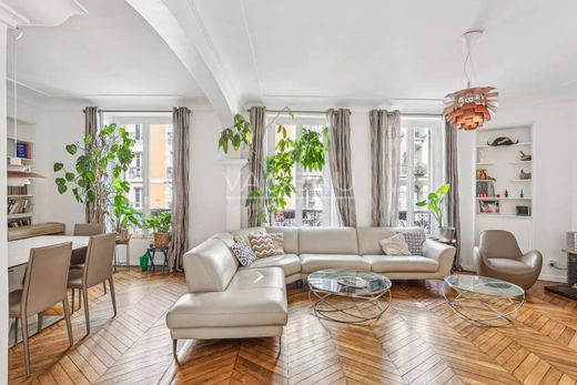 아파트 / Canal Saint Martin, Château d’Eau, Porte Saint-Denis, Paris