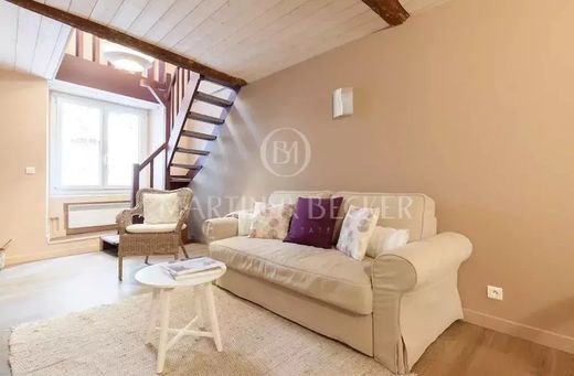 Antibes, Alpes-Maritimesのアパートメント