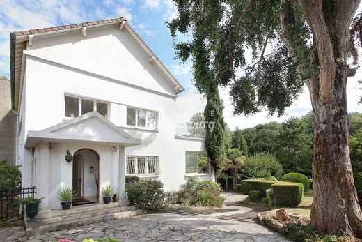 Luxus-Haus in Montlignon, Val d'Oise