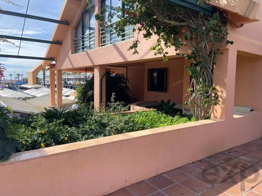 Apartment in Quarteira, Loulé