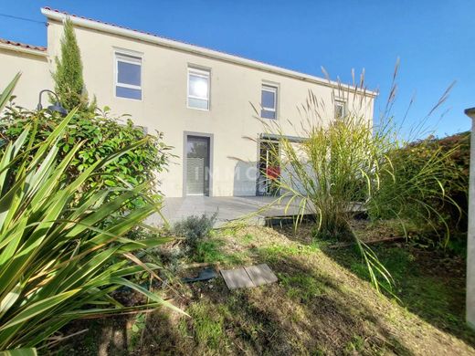 Maison de luxe à Aigrefeuille-d'Aunis, Charente-Maritime