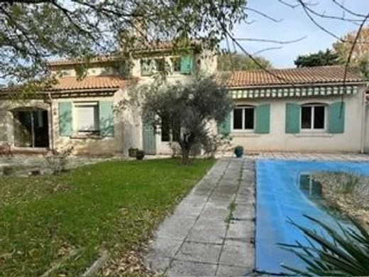 Luxury home in Arles, Bouches-du-Rhône