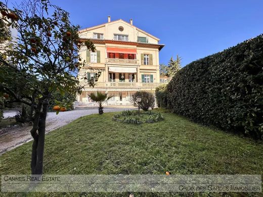 カンヌ, Alpes-Maritimesのアパートメント