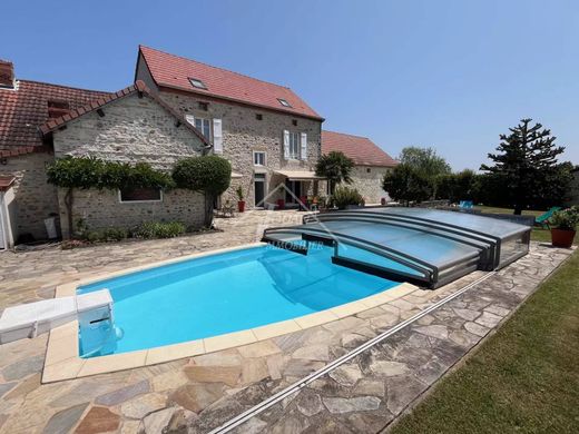 Casa de lujo en Creuzier-le-Vieux, Allier