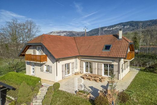 Neydens, Haute-Savoieの高級住宅