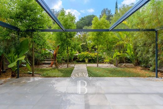 Apartment / Etagenwohnung in Sanary-sur-Mer, Var