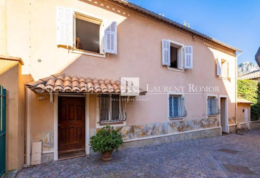 Luxus-Haus in Beaulieu-sur-Mer, Alpes-Maritimes