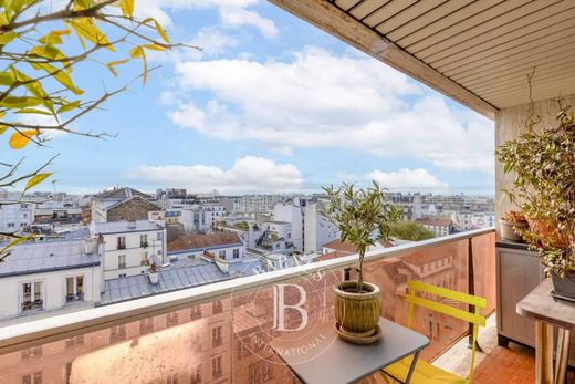 Apartment / Etagenwohnung in Belleville, Père-Lachaise, Ménilmontant, Paris