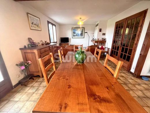 Luxe woning in Marlioz, Haute-Savoie